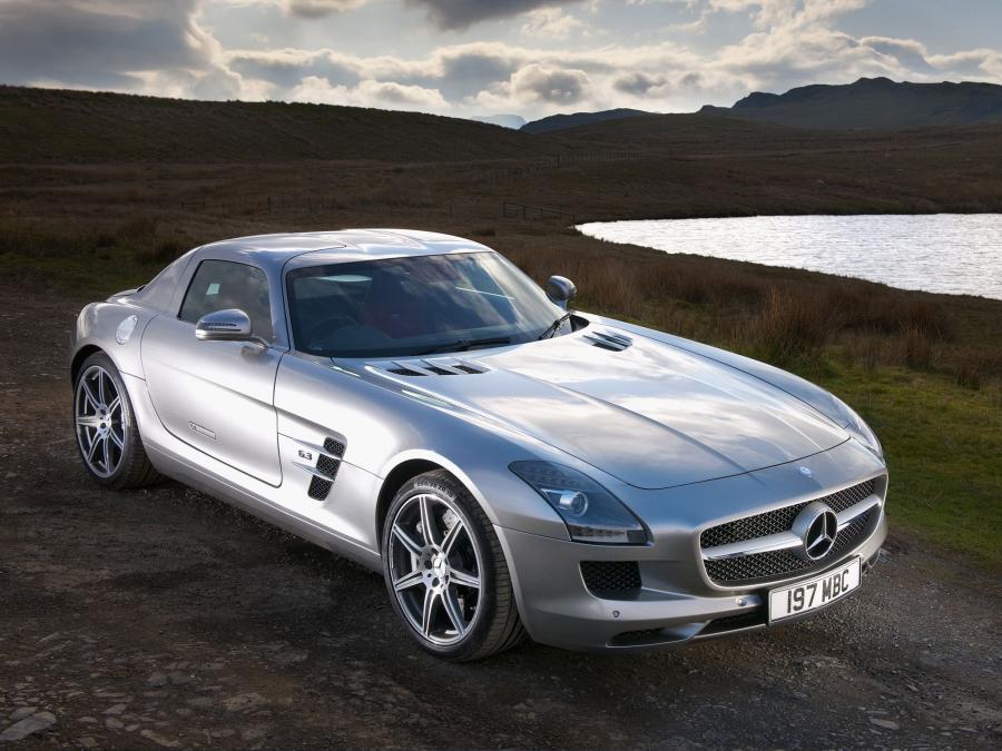  Mercedes-Benz SLS AMG 2010 года  (UK) (фото 17 из 19)